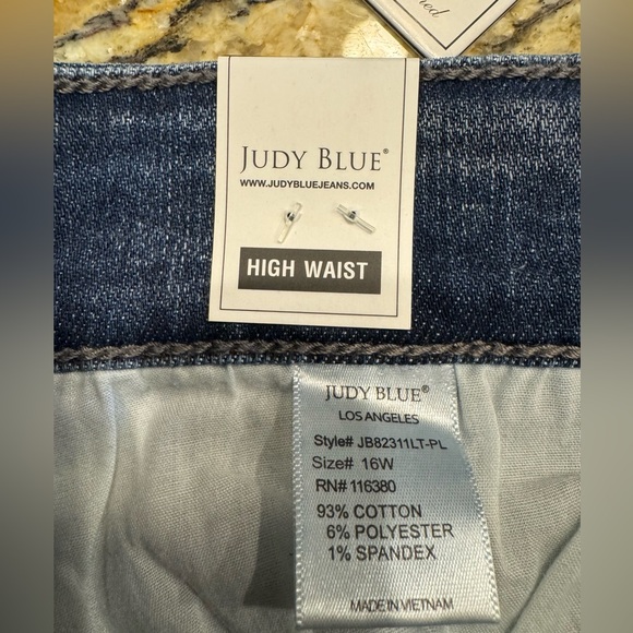 Judy Blue Jeans Womens Size 16W Skinny Fit High Waist Button Fly Distressed NWT - Picture 7 of 10